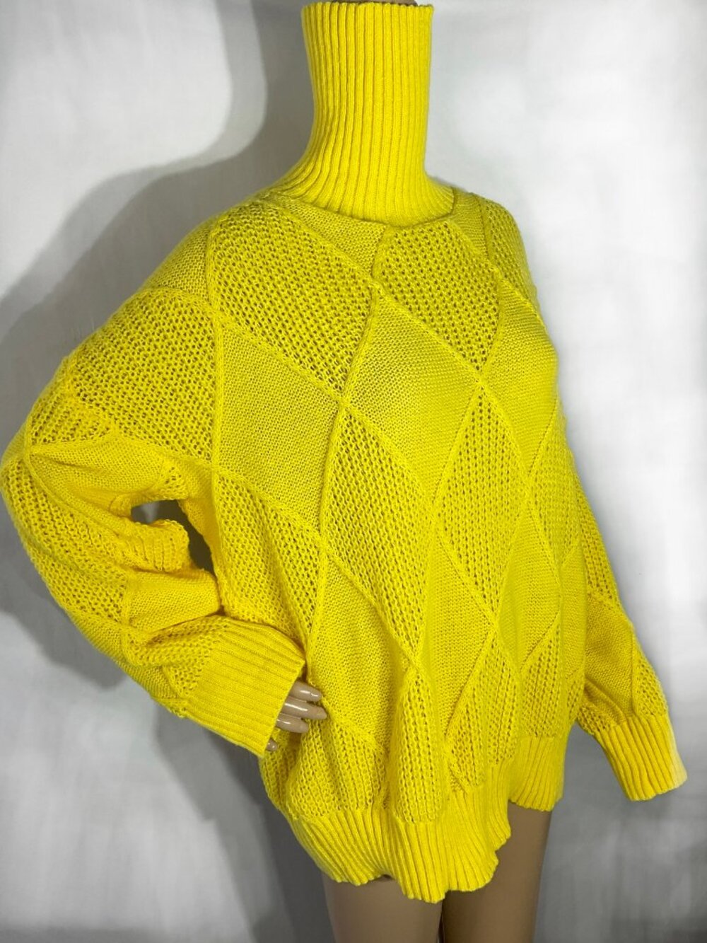 XXL Yellow Sweater Diamond Pattern Turtleneck